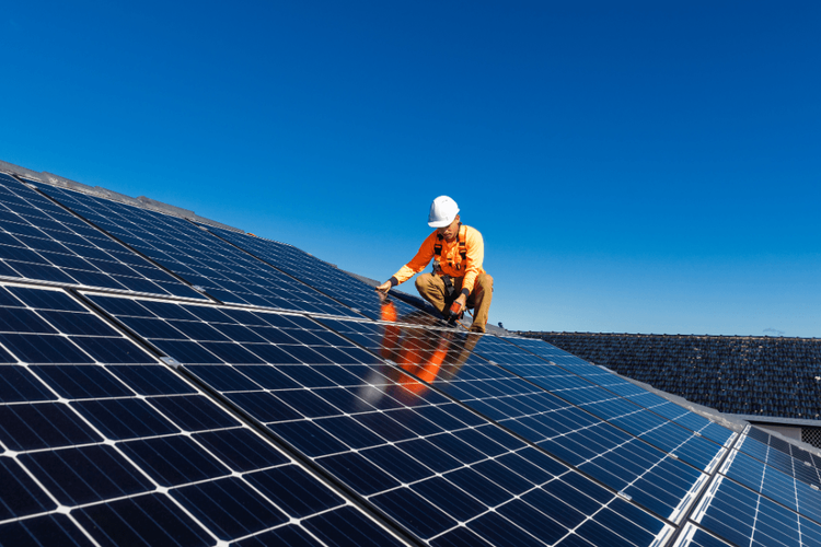 Top 4 benefits of rooftop solar panels for homeowners.png